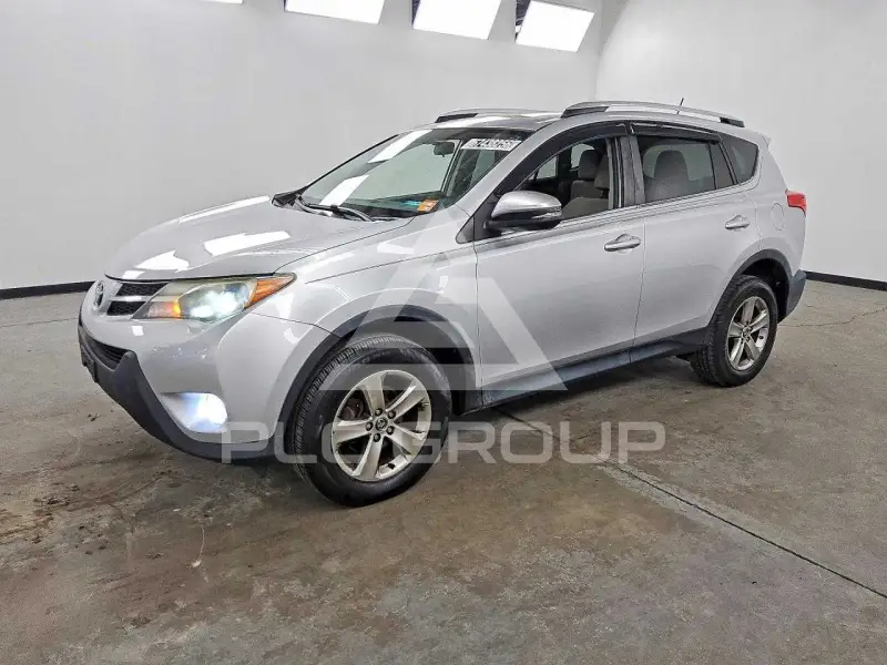 2015 Toyota RAV4 фото