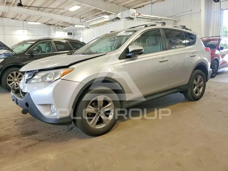 2015 Toyota RAV4 фото
