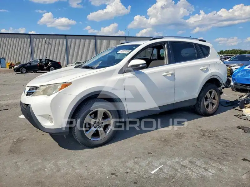 2015 Toyota RAV4 photo