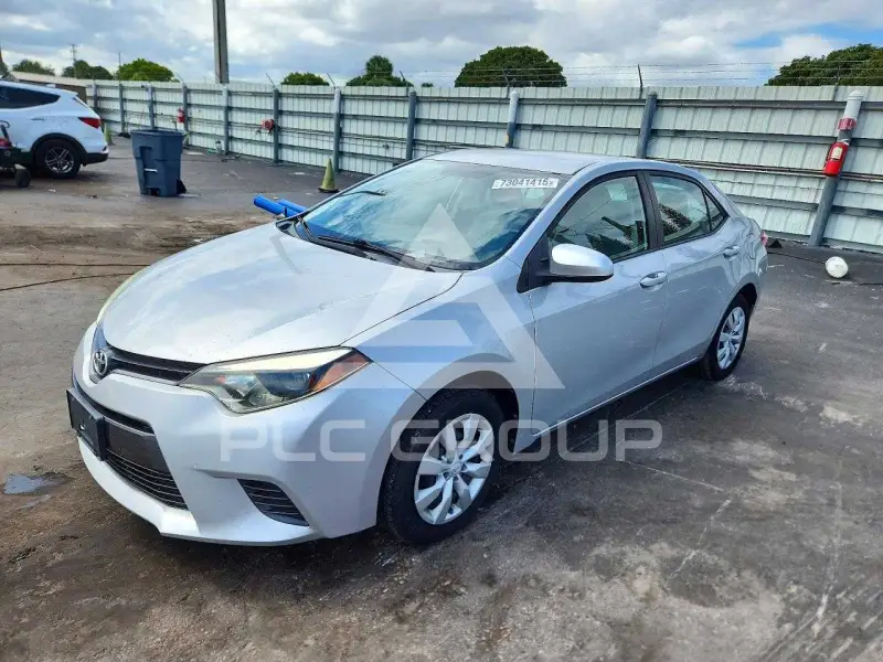 2015 Toyota COROLLA фото