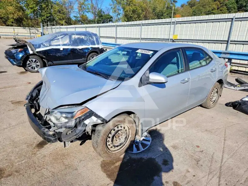 2015 Toyota COROLLA фото