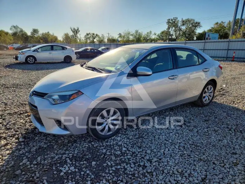 2015 Toyota COROLLA фото