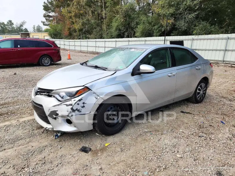 2015 Toyota COROLLA фото