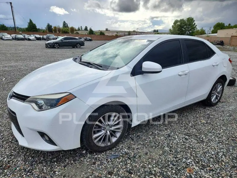2015 Toyota COROLLA фото