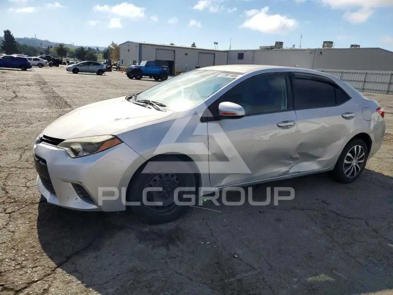 2015 Toyota COROLLA фото