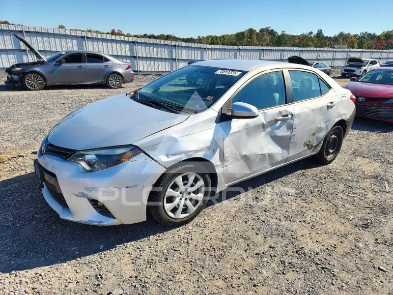 2015 Toyota COROLLA фото