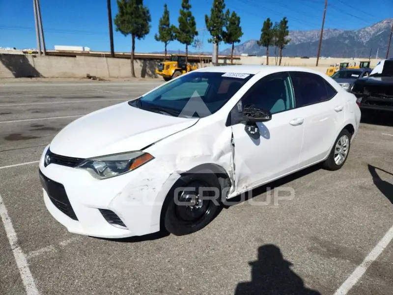 2015 Toyota COROLLA фото