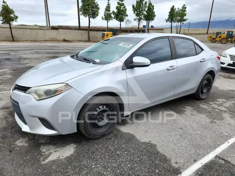 2015 Toyota COROLLA фото
