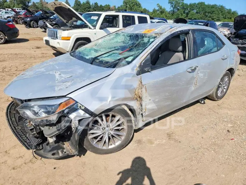 2015 Toyota COROLLA фото