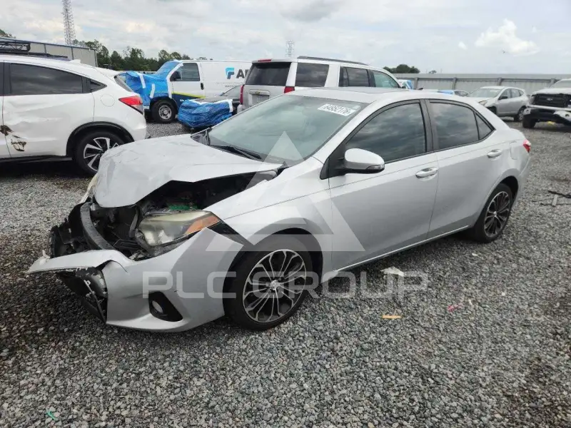 2015 Toyota COROLLA фото