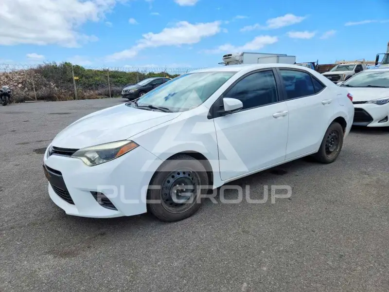 2015 Toyota COROLLA фото