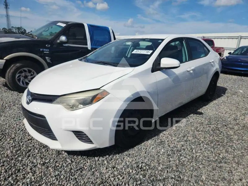 2015 Toyota COROLLA фото