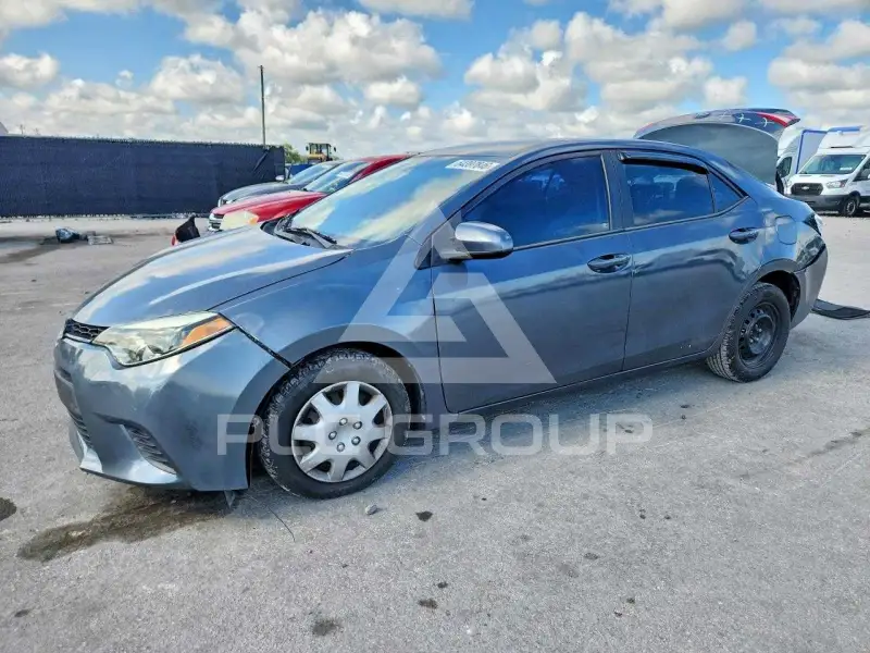 2015 Toyota COROLLA фото