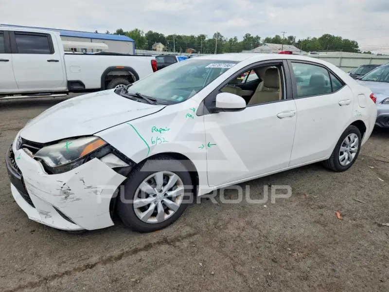 2015 Toyota COROLLA фото