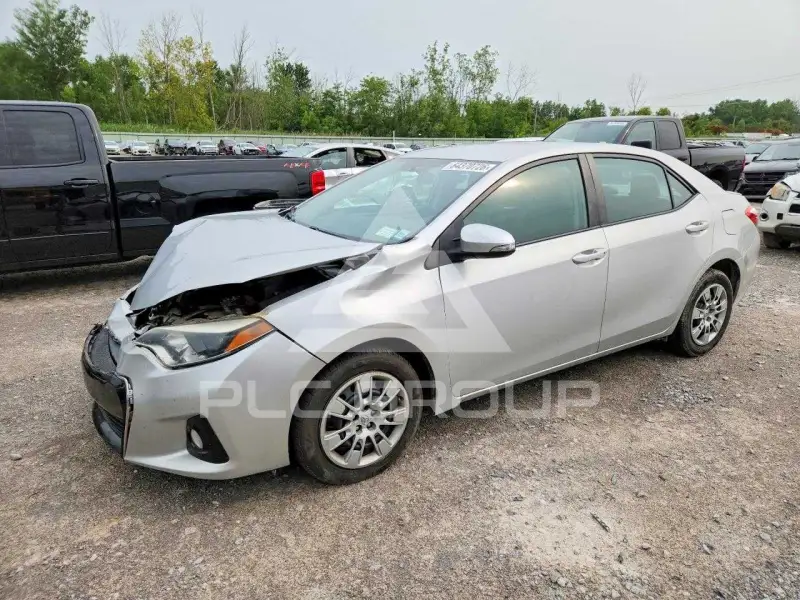 2015 Toyota COROLLA фото