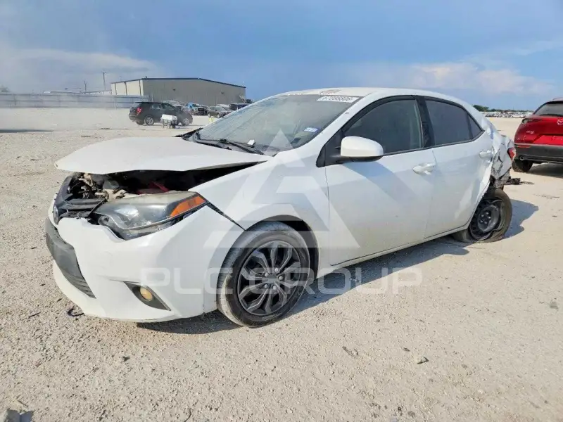 2015 Toyota COROLLA фото