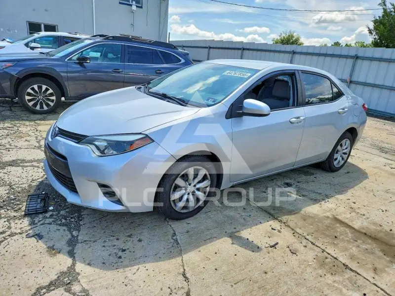 2015 Toyota COROLLA фото