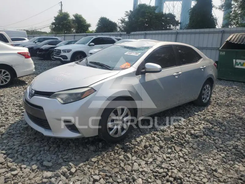 2015 Toyota COROLLA фото