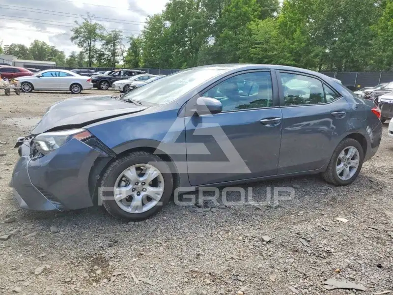 2015 Toyota COROLLA фото