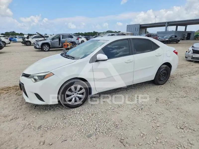 2015 Toyota COROLLA фото