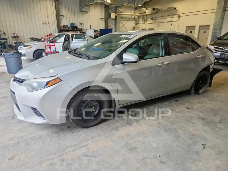 2015 Toyota COROLLA фото