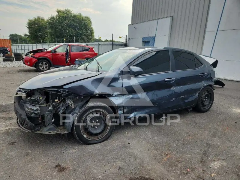 2015 Toyota COROLLA фото