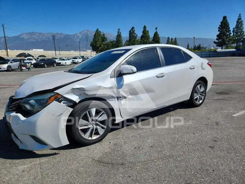2015 Toyota COROLLA фото