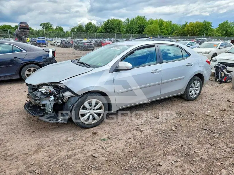2015 Toyota COROLLA фото