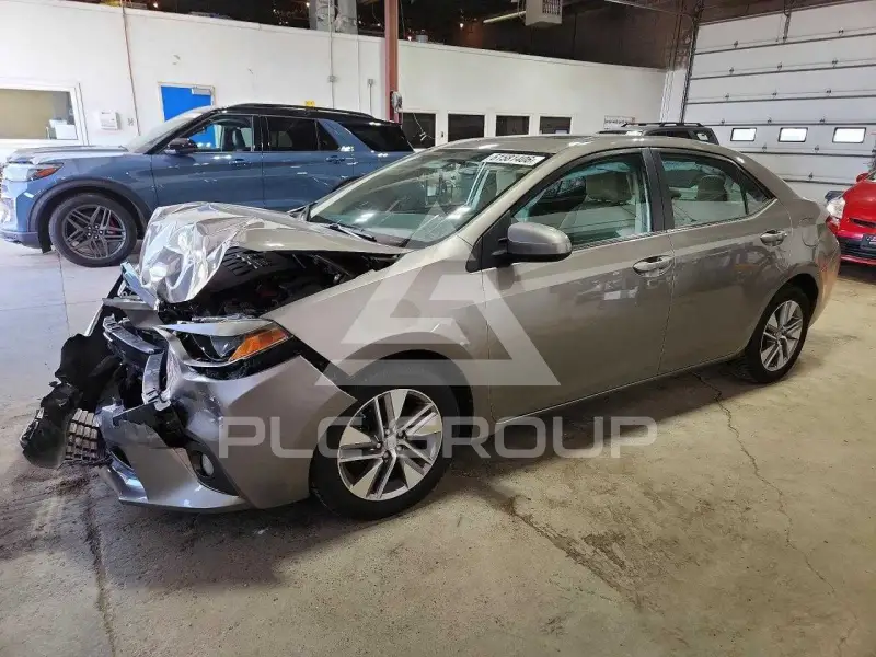 2015 Toyota COROLLA фото