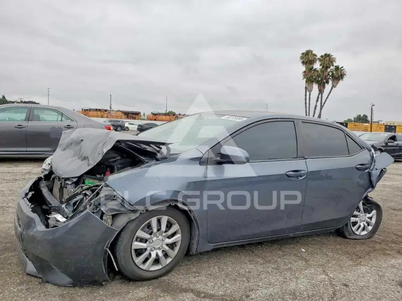 2015 Toyota COROLLA фото