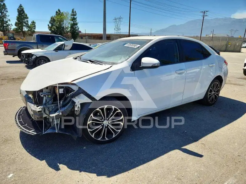 2015 Toyota COROLLA фото