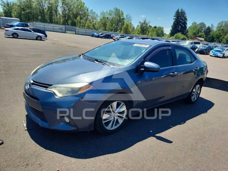2015 Toyota COROLLA фото