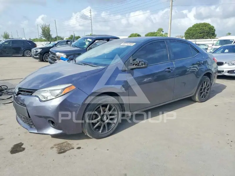 2015 Toyota COROLLA фото