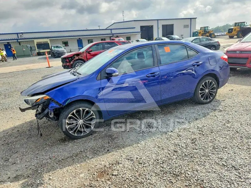 2015 Toyota COROLLA фото