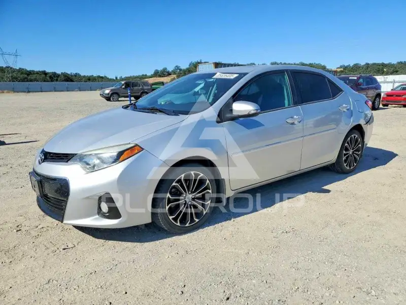 2015 Toyota COROLLA фото