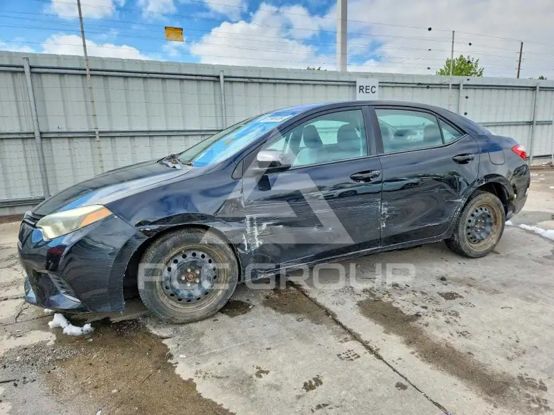 2015 Toyota COROLLA фото