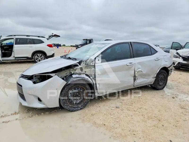 2015 Toyota COROLLA фото