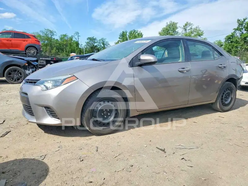 2015 Toyota COROLLA фото