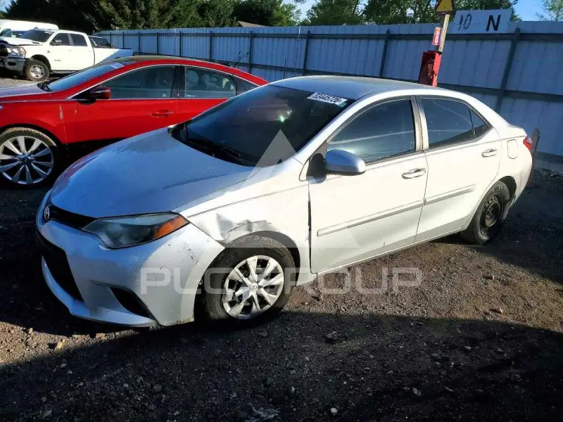 2015 Toyota COROLLA фото