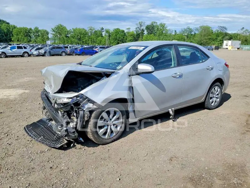2015 Toyota COROLLA фото