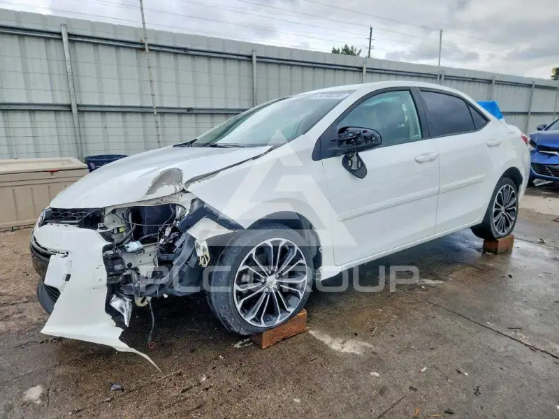 2015 Toyota COROLLA фото