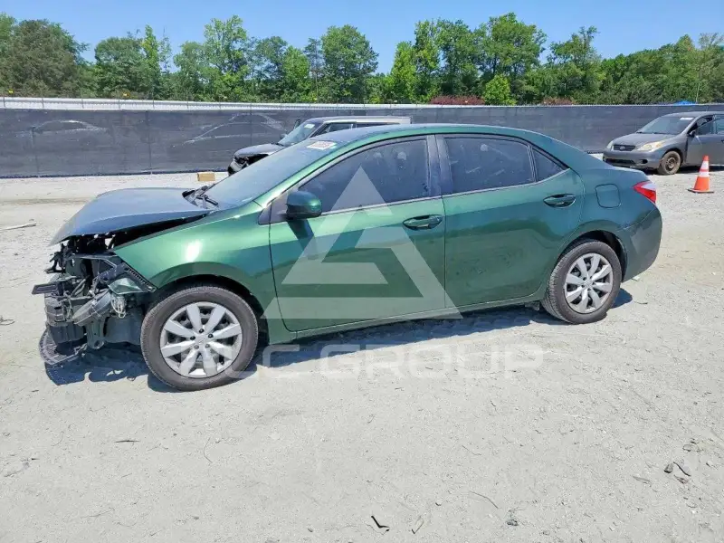 2015 Toyota COROLLA фото