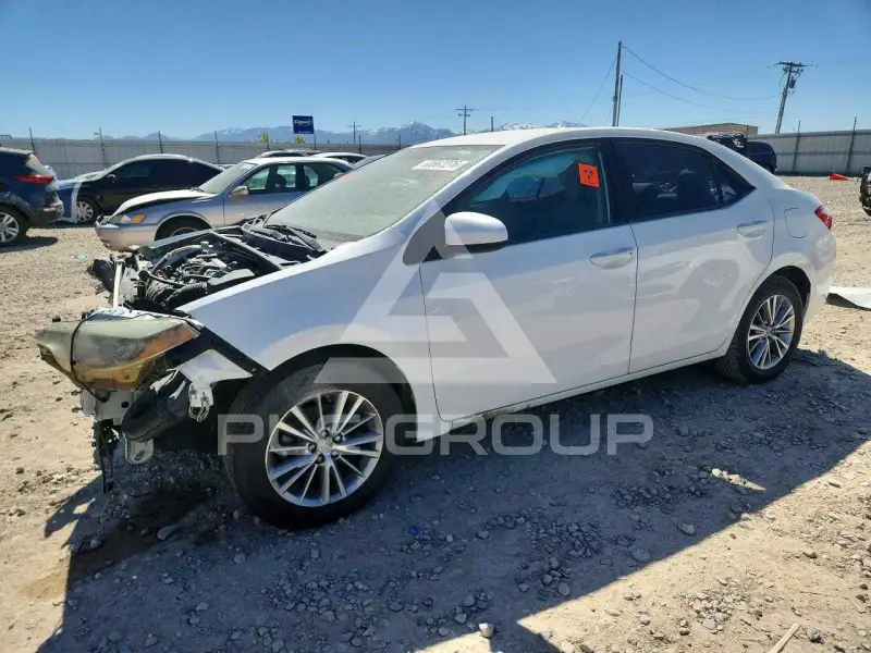 2015 Toyota COROLLA фото