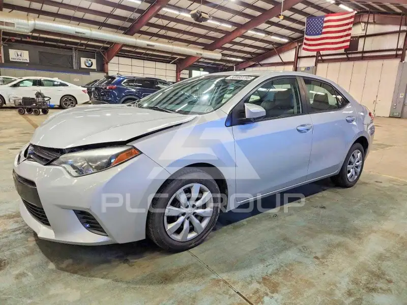 2015 Toyota COROLLA фото