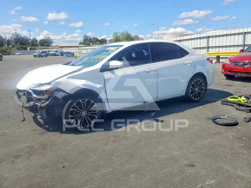 2015 Toyota COROLLA фото