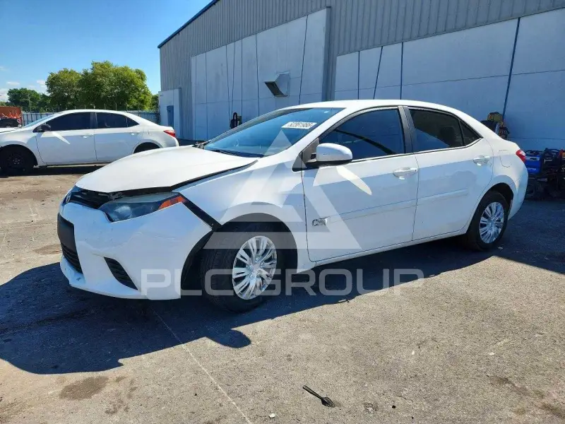2015 Toyota COROLLA фото