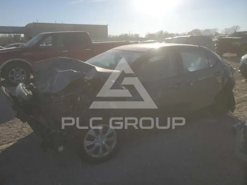 2015 Toyota COROLLA фото