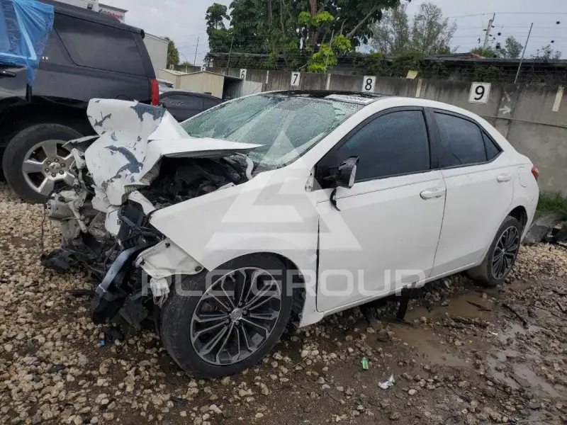 2015 Toyota COROLLA фото
