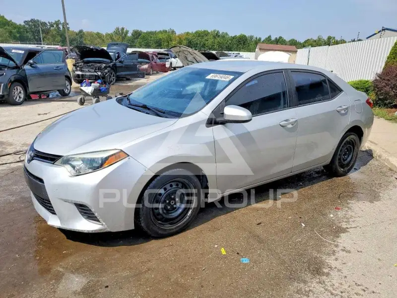 2015 Toyota COROLLA фото