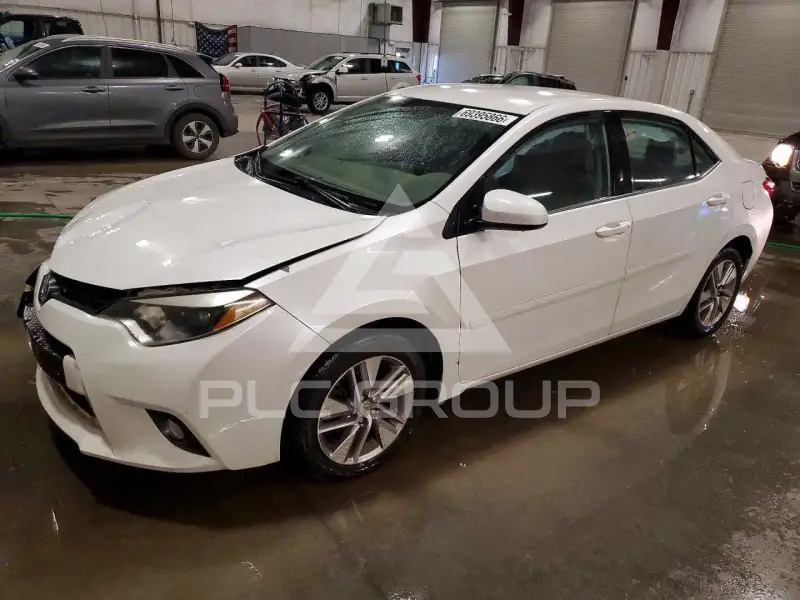 2015 Toyota COROLLA фото